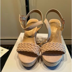 Laura Conrad woman’s shoes